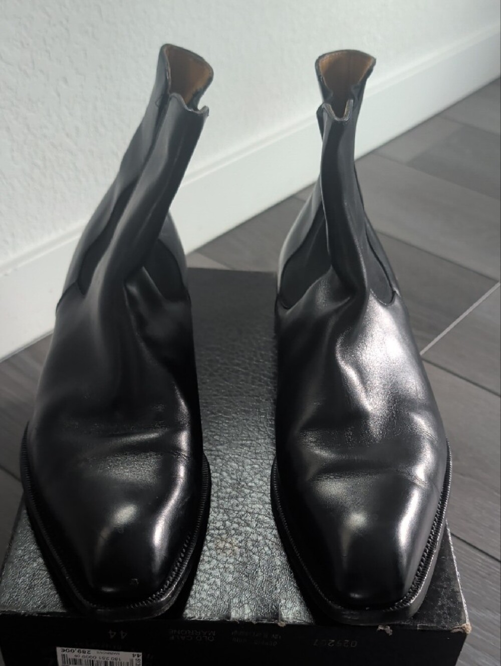 Vero Cuoio Black Leather Chukka Boots with Yellow Lining